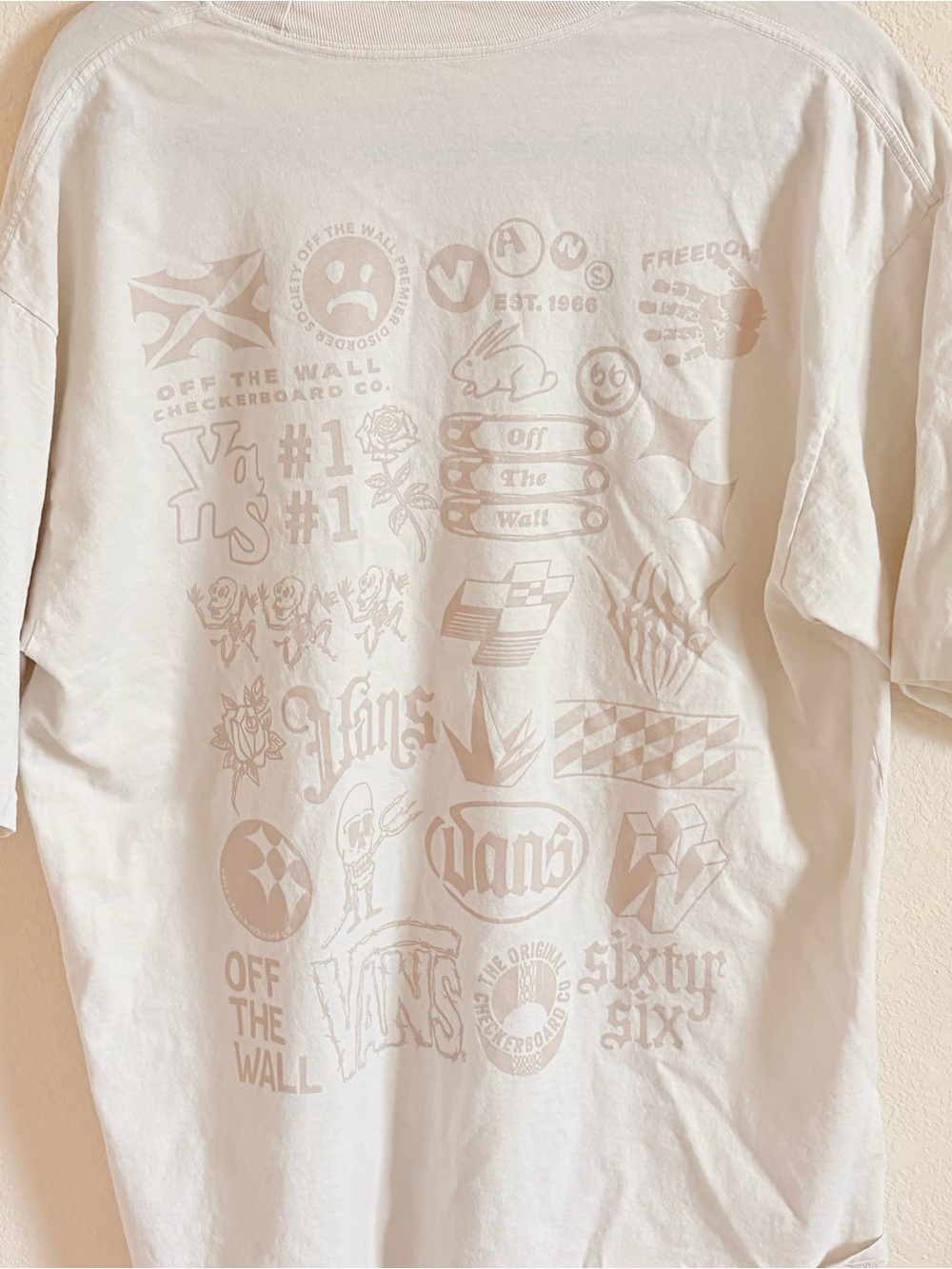 Vans Loose Fit Graphic T Shirt Large Cream Beige Tonal Logo Skate Streetwear